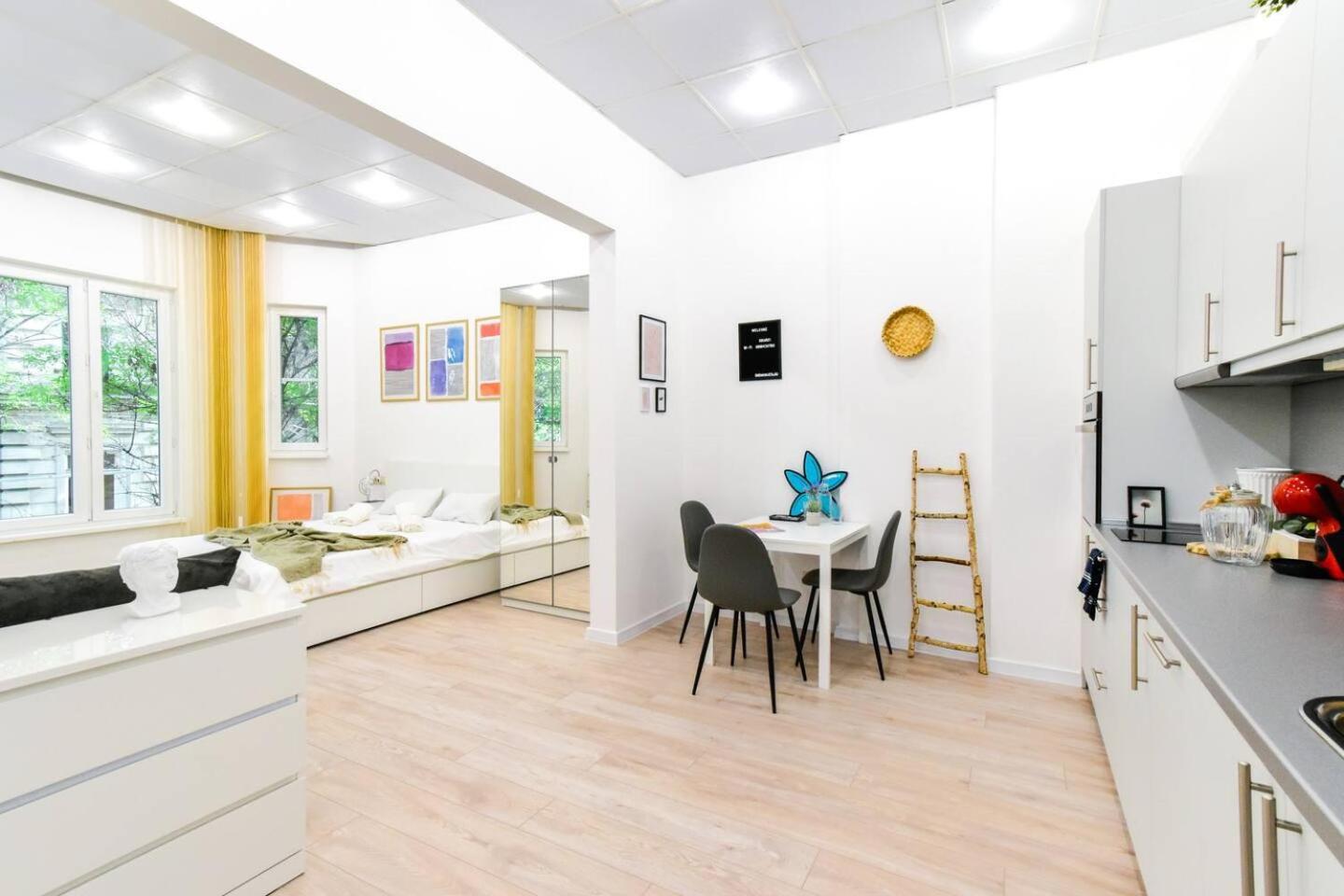 Duplex Condo Prime Location 2Bth 2 Studios Sofia Eksteriør billede